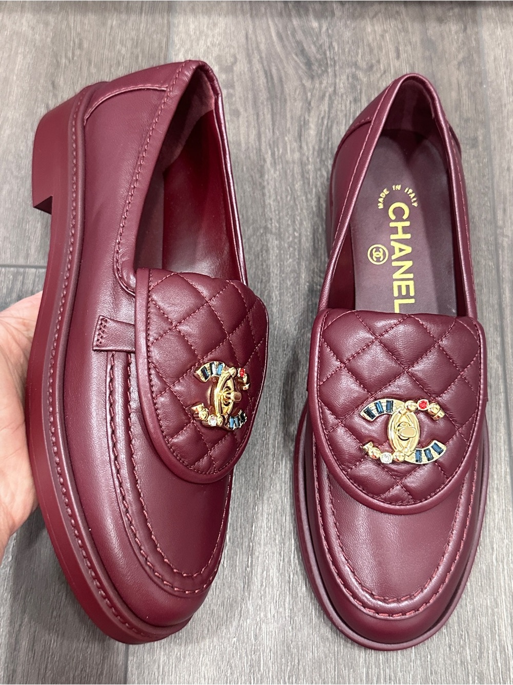 NEW 2026 CHANEL BURGUNDY LEATHER LOAFERS OXFORD SHOES GOLD STRASS CC TURNLOCK 37 - Picture 3 of 16
